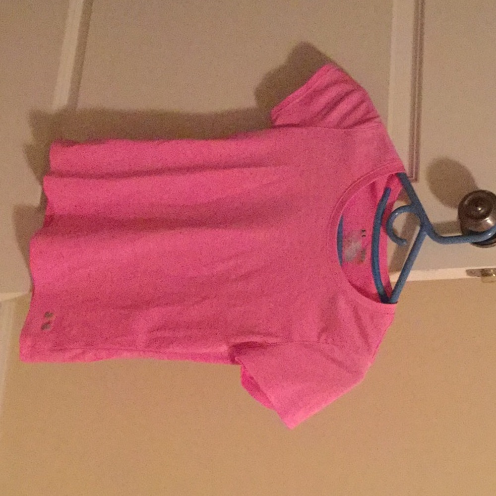 2 under armour kids shirts